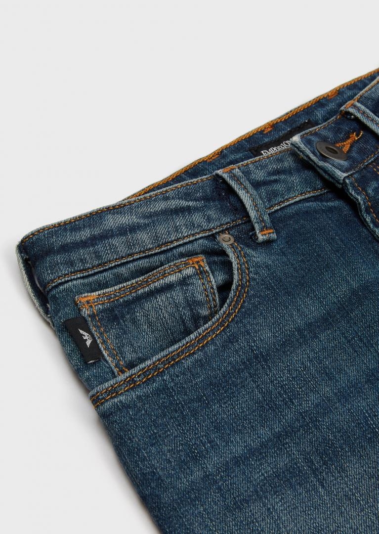 immagine 2 di Emporio Armani junior jeans in denim stone washed